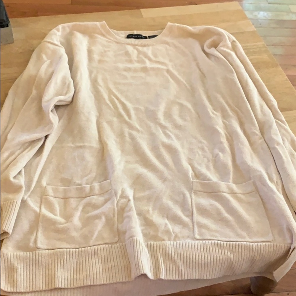 Sweater with pockets